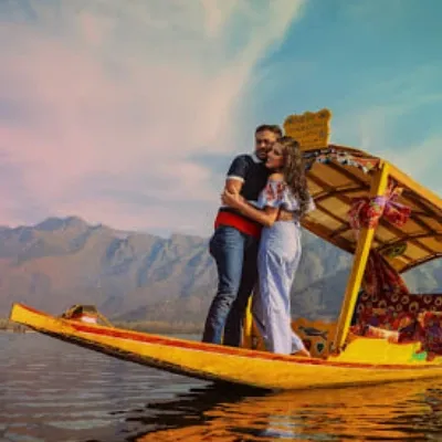 Srinagar Honeymoon Tour with Gulmarg & Pahalgam