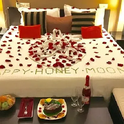 Royal Kashmir Honeymoon Tour Package