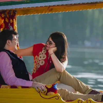 Luxury Kashmir Honeymoon Tour Package