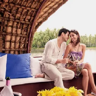 Kerala Houseboat & Jungle Safari Honeymoon Tour Package