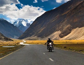 Thrilling Leh Ladakh Bike Tour With Camping