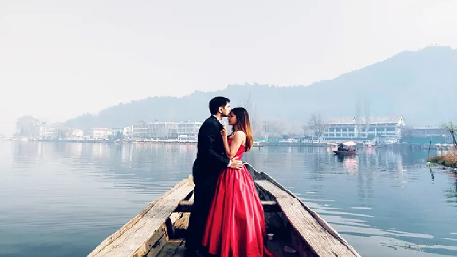 Romantic Jammu & Kashmir Honeymoon Package