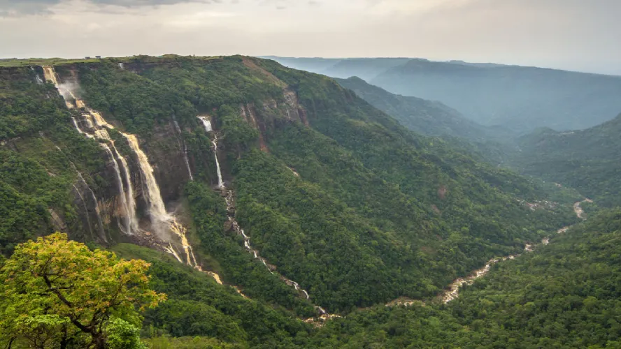 Cheerful Cherrapunji Tour Package
