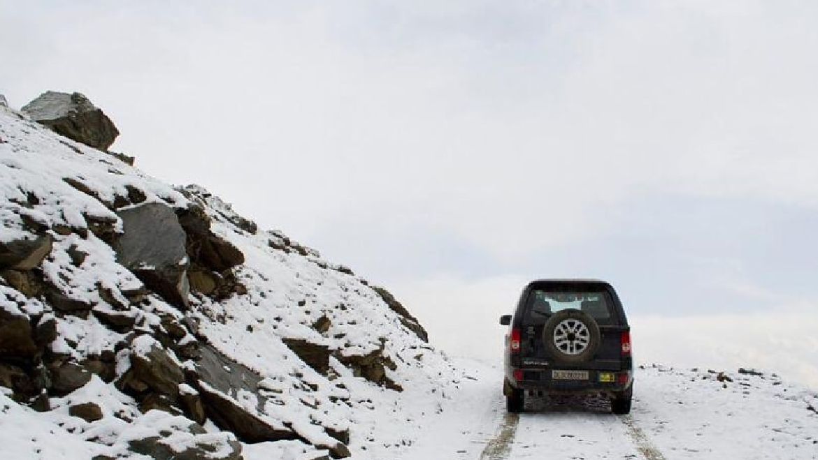 Manali to Leh Jeep Safari