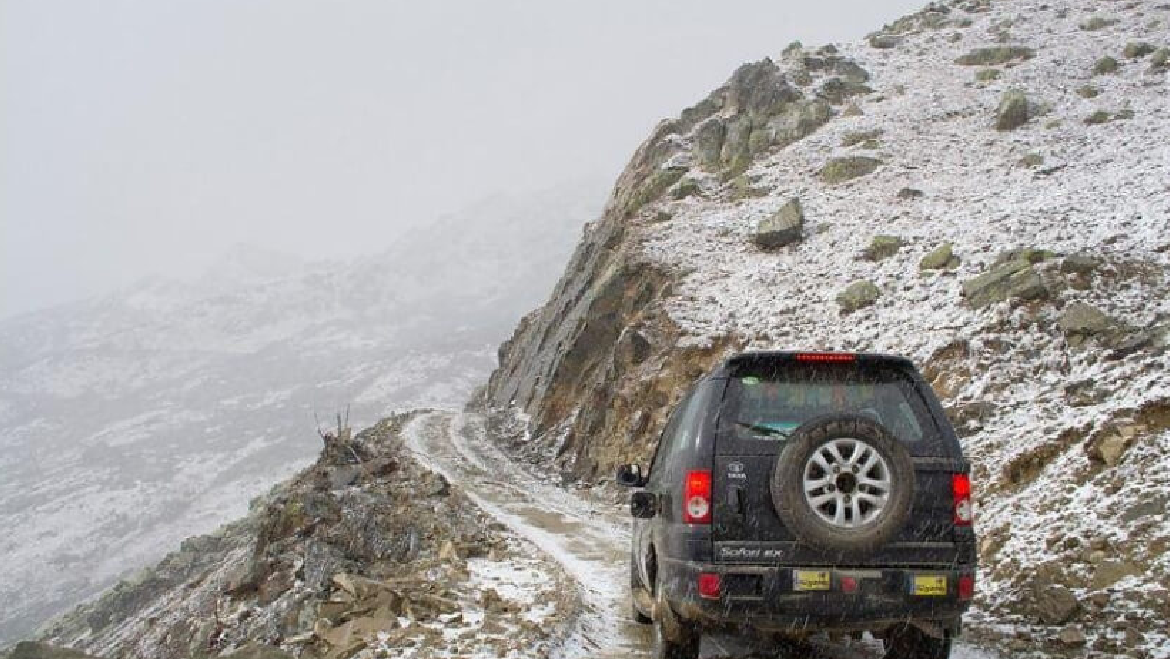 Manali to Leh Jeep Safari