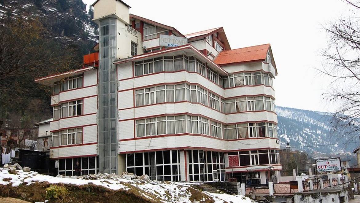 Hotel Out Town Manali