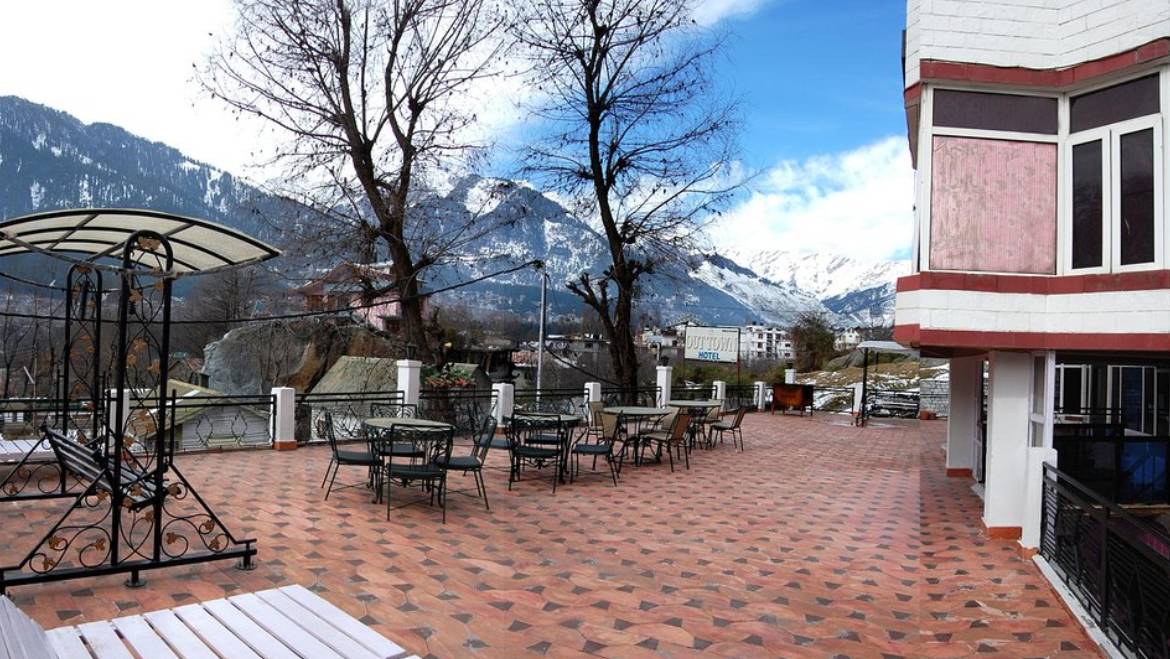 Hotel Out Town Manali