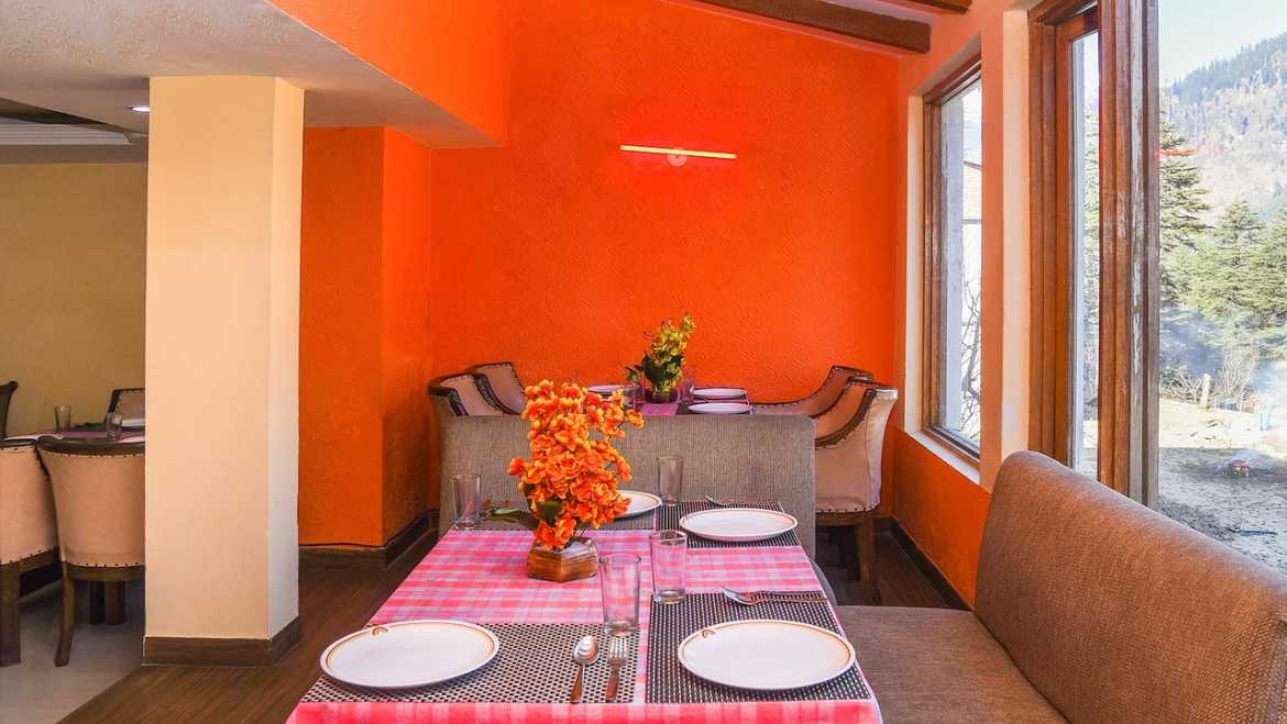 Hotel Rajhans Manali