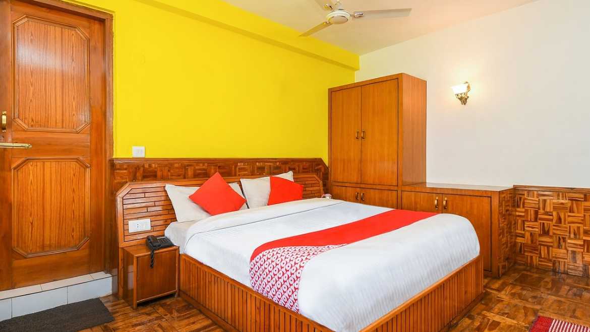 Hotel Rajhans Manali